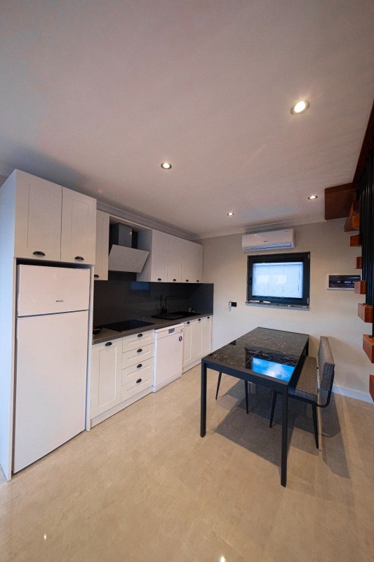 LİSE BUNGALOV