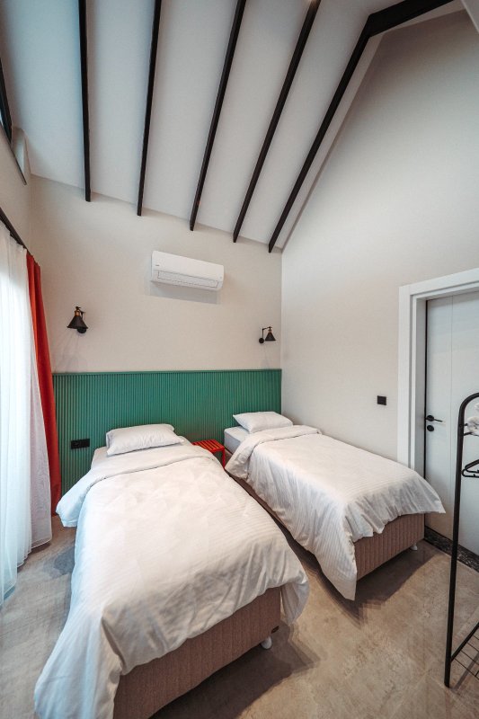 LİSE BUNGALOV