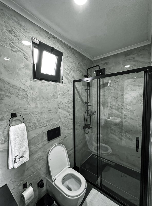 LİSE BUNGALOV